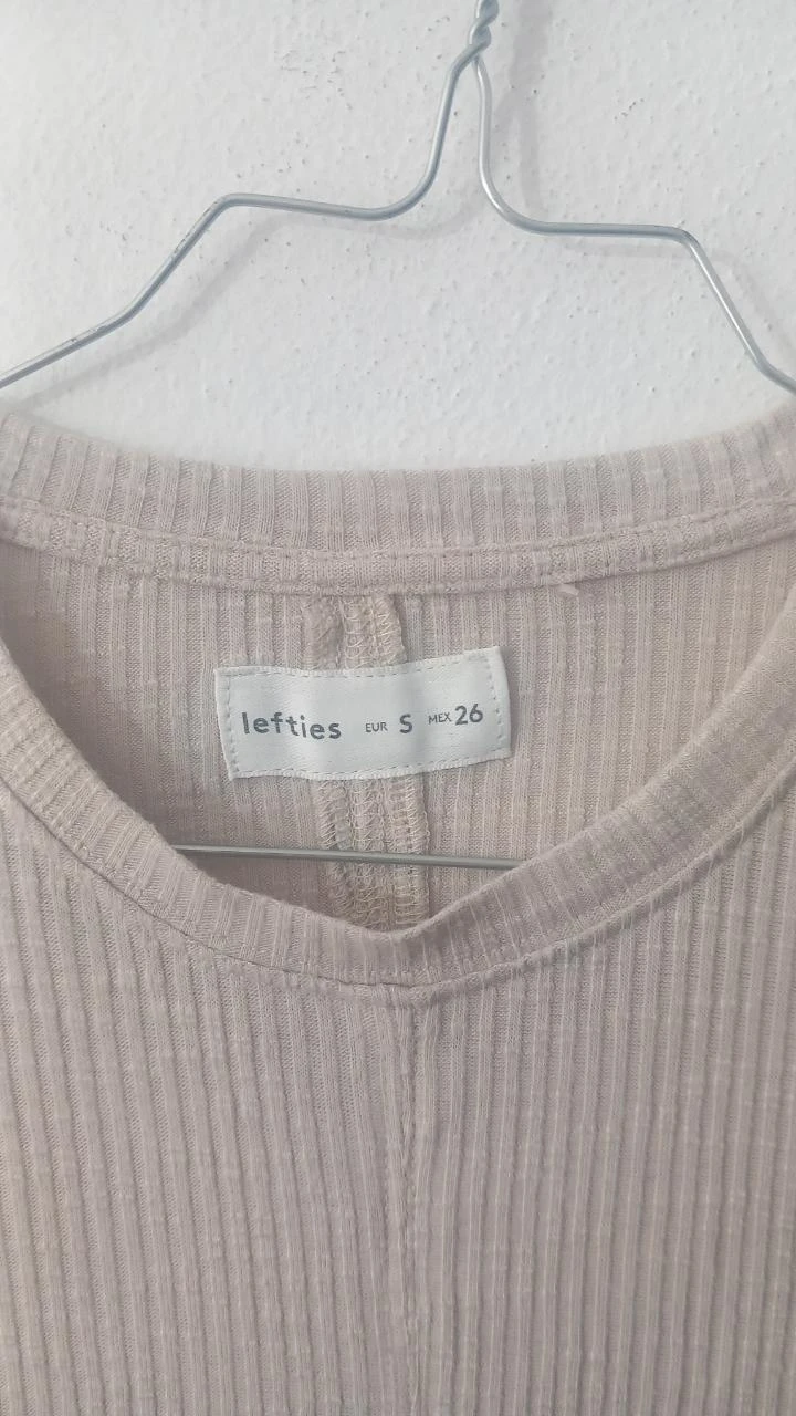Camiseta de punto beige Lefties - Talla S | Camiseta corta acanalada beige – photo 2